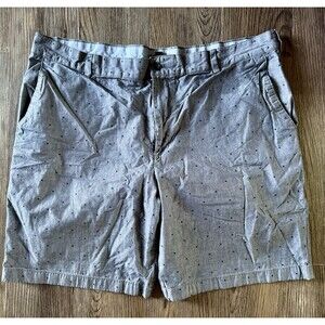 VAN HEUSEN Studio Men 42 Flat Front Golf Shorts Grey w/ Blue Dots Lightweight